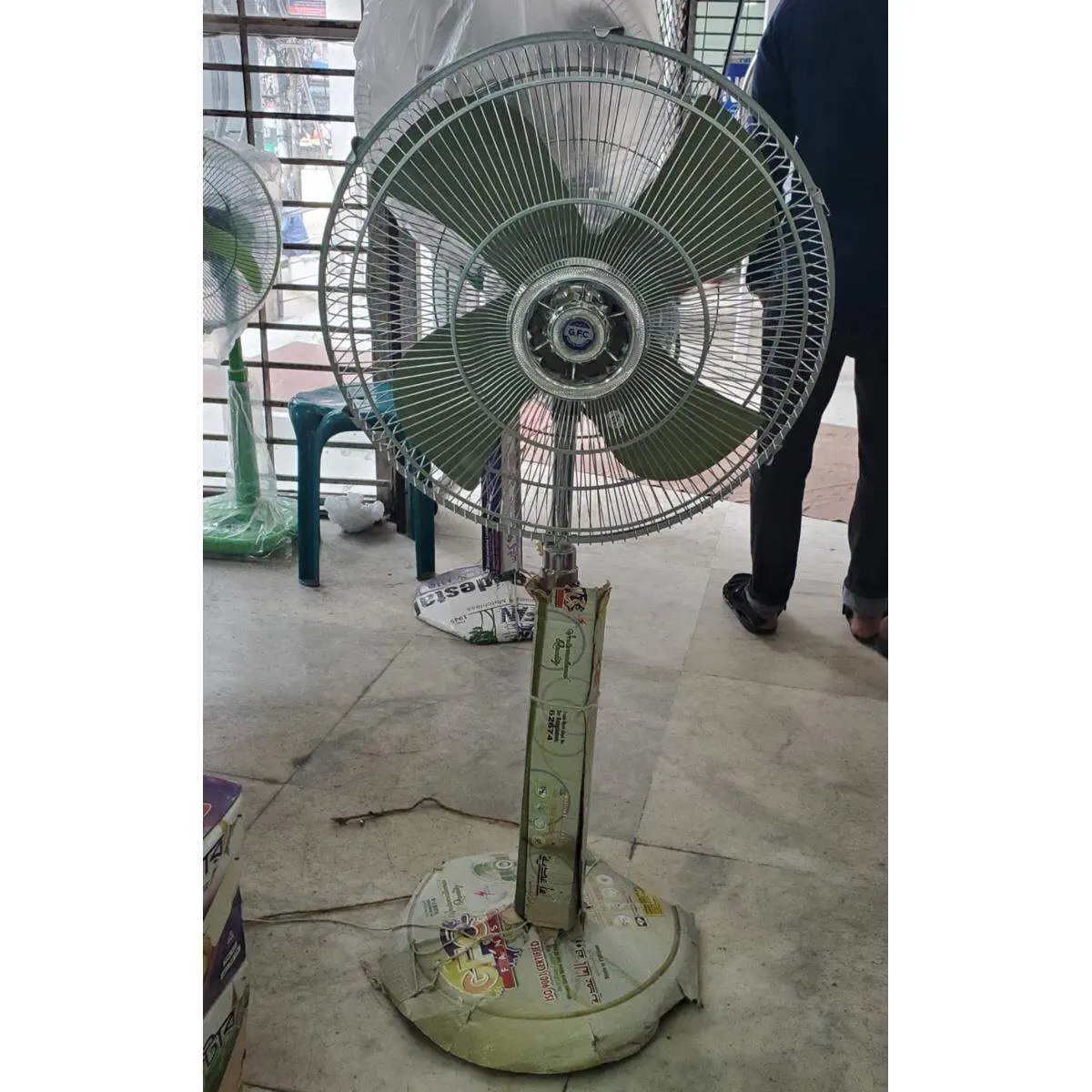 GFC Pedestal Standard Fan 18 INCH - Grey